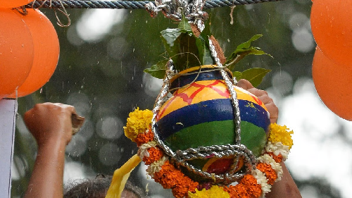  “Jogeshwari’s Kokan Nagar Govinda Pathak Creates World’s First Ten-Tier Human Pyramid”