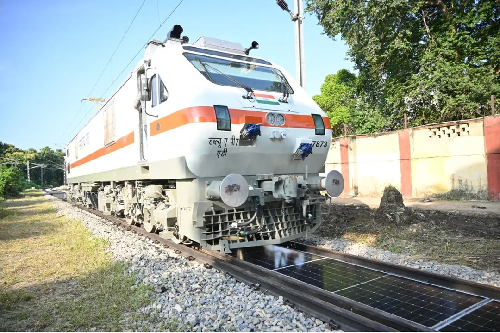  This is India, Not Switzerland! Railways Installs Solar Panels on Tracks in Varanasi