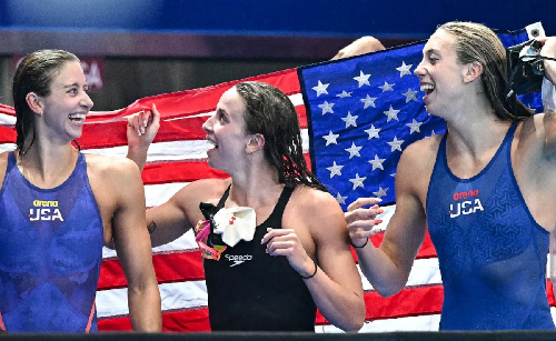  “USA Women Smash World Record in 4x100m Medley Relay at Singapore Championships”