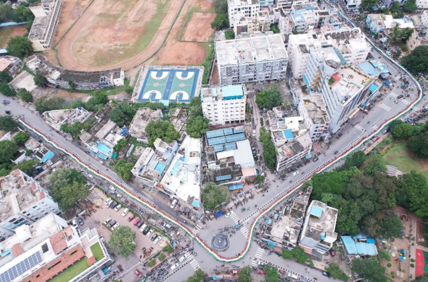  Kurnool Hoists World’s Longest Tricolour Flag, Sets New World Record on Independence Day