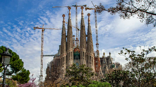  La Sagrada Família: 143 Years Since the First Stone Was Laid