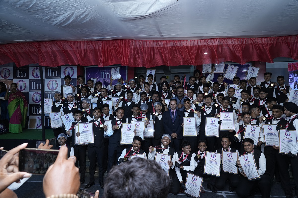 Nagpur College Sets World Record with 1,000 Mocktails in 10 Minutes