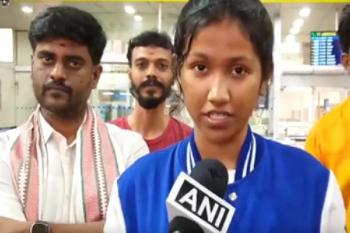  Tamil Nadu Teenager Dhaanvi Makes History at Russian Space Centre