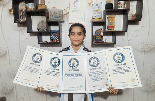  “Record-Breaking Wonder! 12-Year-Old Fatima Naseem Named World’s Most Flexible Girl”