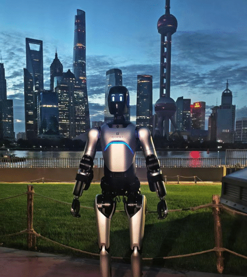  Chinese humanoid robot sets Guinness World Record with 106-km inter-city walk