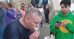 Minnesota Man Breaks Record for Fastest Ice Cream Cone Eaten in Ireland