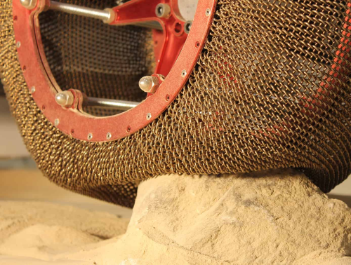  NASA Unveils Superelastic Shape-Shifting Metal Tire That Could Revolutionize Earth’s Transportation