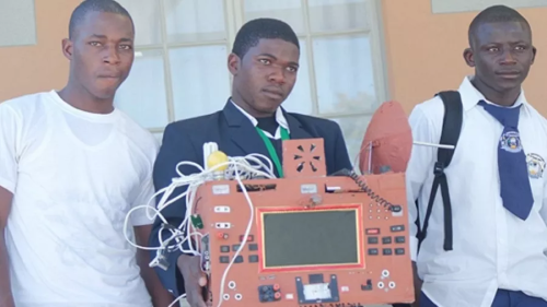  Namibia Innovator Unveils World’s First SIM-Free Phone Using Radio Frequency Technology