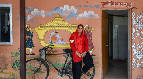  Female Coolie at Katni Railway Station, Lifting Stereotypes with Courage