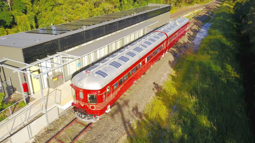  World’s First Fully Solar-Powered Train Debuts in Australia, Paving the Way for Sustainable Travel