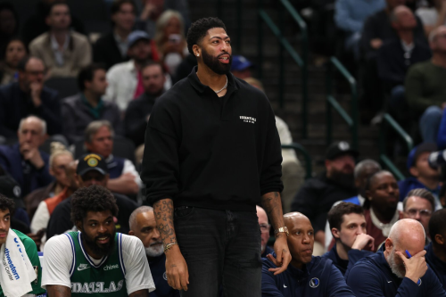  Zach Lowe Says Next Anthony Davis Trade Could Set ‘World Record’ as He Skewers Patrick Dumont