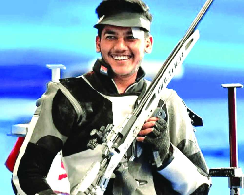  Aishwary Wins Gold Medal with Record-Breaking Performance in Shooting