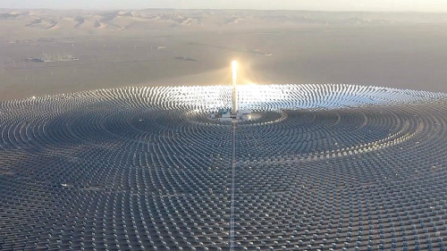  China’s 12,000-Mirror Solar Tower Lights Up the Night with Next-Gen Energy Storage