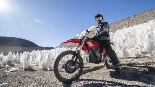  Electric Motorcycle Reaches Record Height on the World’s Highest Active Volcano