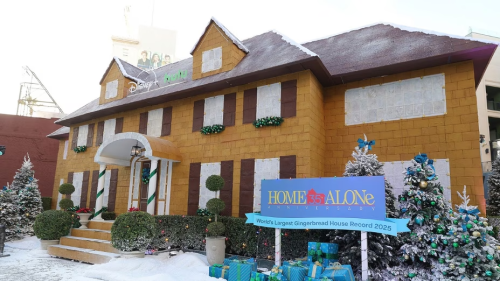  “Sweet Success! Giant ‘Home Alone’ Gingerbread House in LA Shatters Guinness World Record”