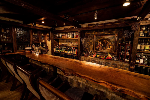  Inside Tokyo’s Elite Bartending Scene Precision, Performance, and Paychecks That Rival CEOs