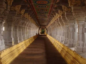 The Architectural Wonder of Rameshwaram Where 1212 Pillars Align in One Perfect Line