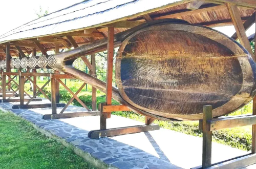  World’s Longest Carved Wooden Spoon Sets Spectacular World Record in Mioveni, Romania