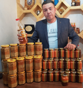 World’s First Honey Jar with Three Vertical Layers Sets Record