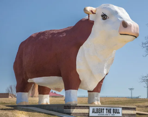  World’s Largest Bull Sculpture Roars