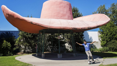  World’s Largest Hat and Cowboy Boots Sculpture