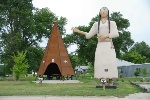  World’s Largest Indian Maiden Monument