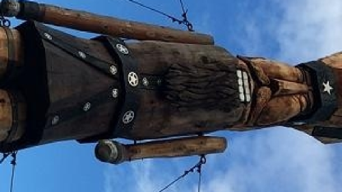  World’s Largest Nutcracker Set in Roseburg, Oregon