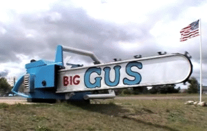 World’s Largest Running Chainsaw Sets World Record in Spectacular Style