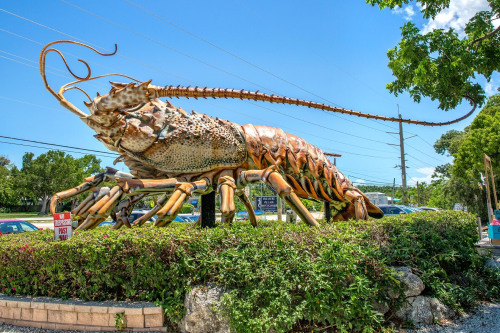  World’s Largest Spiny Lobster Sculpture