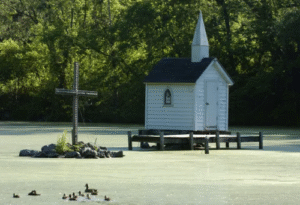 World’s Smallest Non-Denominational Church Charms Visitors in New York