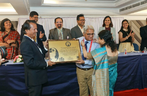  Vadodara Innovator Sets World Record with Unique Engineering Dictionary App