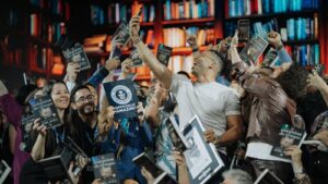 Brazilian Podcaster Joel Jota Prints Novel with Advice from Hundreds of Book Club Members