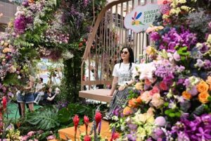 New Guinness World Record Set for “Most Flowers on a Swing”