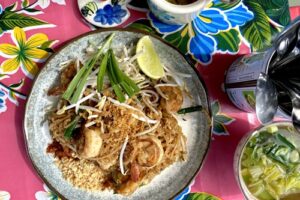 1,200 Plates of Pad Thai in One Hour Thai Town Prepares for Guinness World Record Challenge