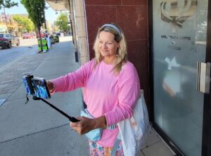 Interfaith Educator Visits 185 Chicago Worship Sites, Sets Guinness World Record