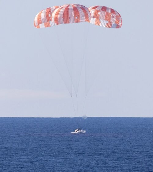  NASA Welcomes Record-Setting Artemis II Moonfarers Back to Earth