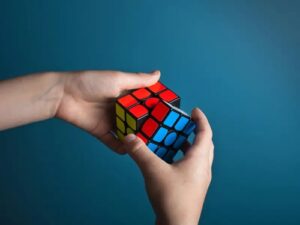 Tom Kopke Sets World Record Solving Rubik’s Cube Mid-Air in Just 23 Seconds
